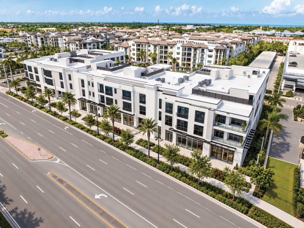 Encore Naples Square